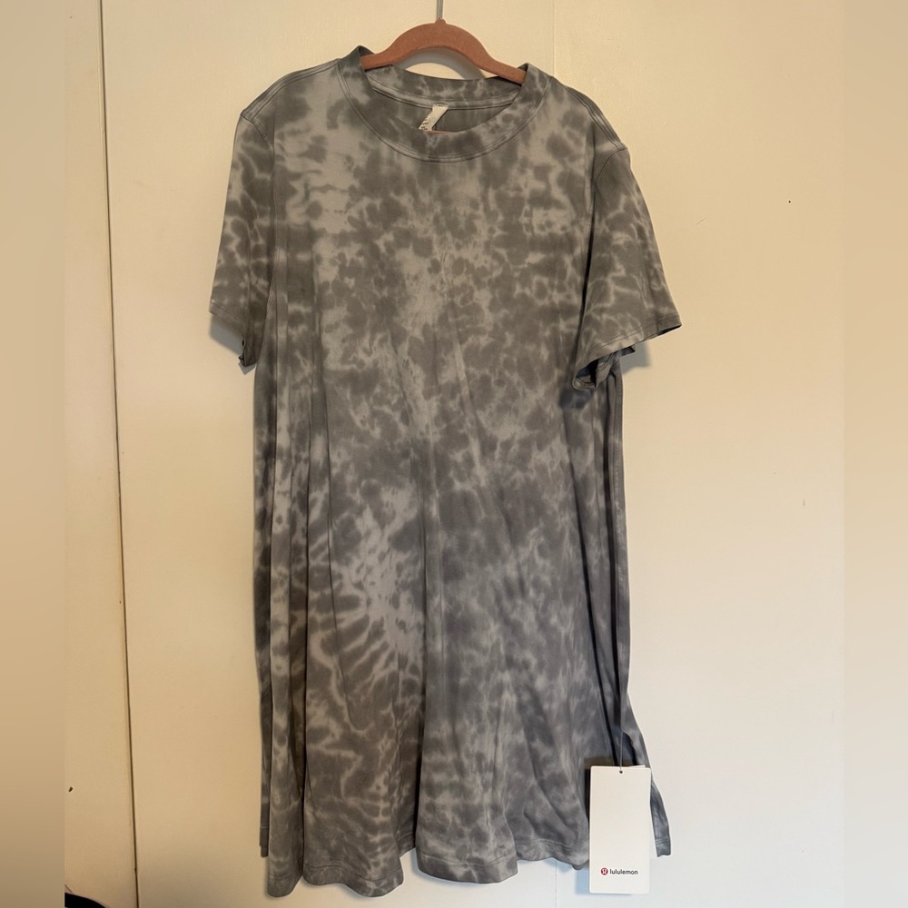 NWT Lululemon dress women’s size 0